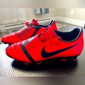 Nike Skin Phantom Cleat